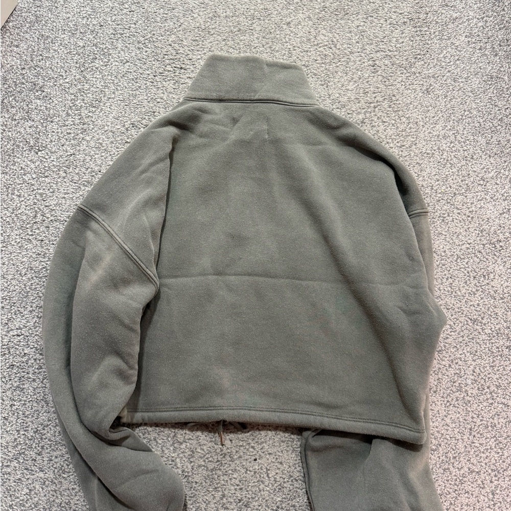 NWT! Crop sweater - image 3